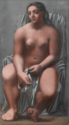 Click numbered symbols to learn about their meaning Grande baigneuse by Pablo Picasso (1921) featuring White towel, Draped stone-like chair (throne), Downcast/averted gaze, Marble-like, sculptural flesh